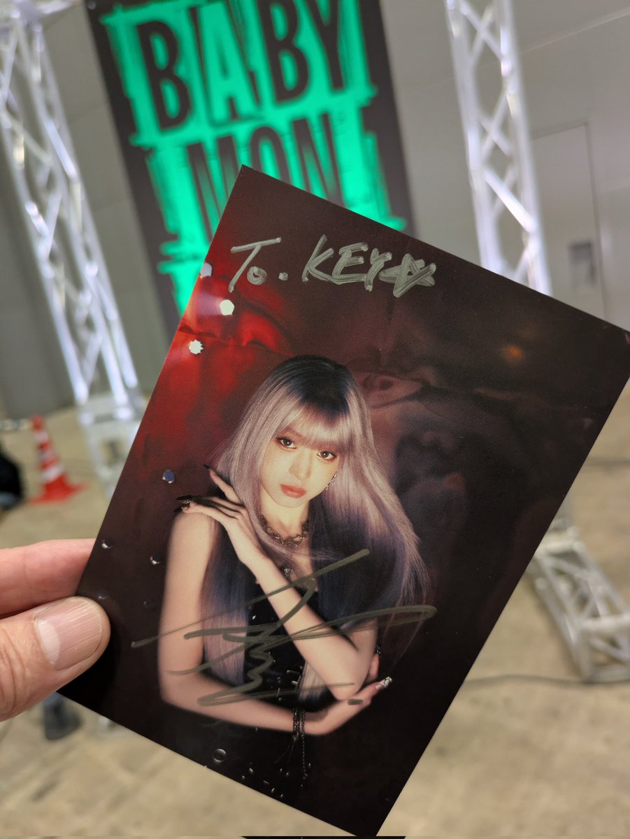 EXID メンバー全員 サイン入りポスター EXID メンバー全員サイン入り