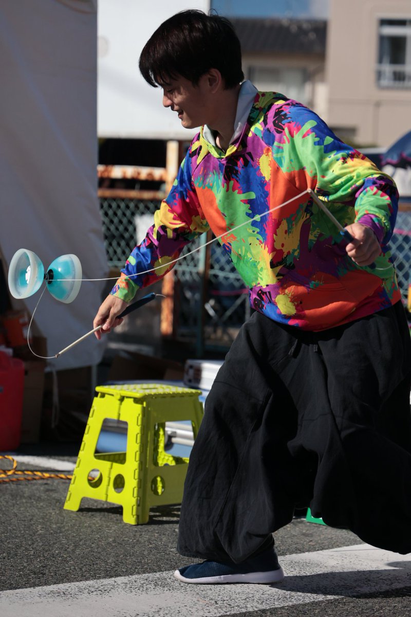 SSS_moon's tweet photo. 次に控えるは・・・、NearPlusさん!!
@NearPlus_CH @shu10perform @WIZARD_RING
いやはや、この息の合ったコンビ。
まわりの観客も、私自身も笑顔が絶えないショーでした。
#もっとまつり2025
#NearPlus https://t.co/hjyY0GvmMC