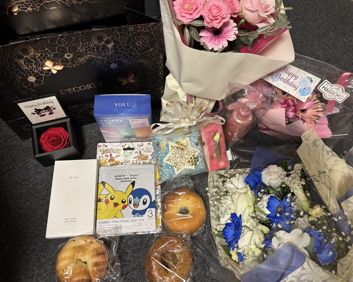 ohka_Alchemist's tweet photo. 桜花🌸2025お誕生日会に起こしくださった皆様本当にありがとうございました！！！！
来れなかったお客様も、XやDMでお祝いしてくれてありがとうございます！！！！
めちゃくちゃ楽しいお誕生日会になりましたっっ！！
今年は水色ドレス！結構悩んで決めました👗
来年はなんのドレスにしようかな😌ᩚ https://t.co/4kq0memxga