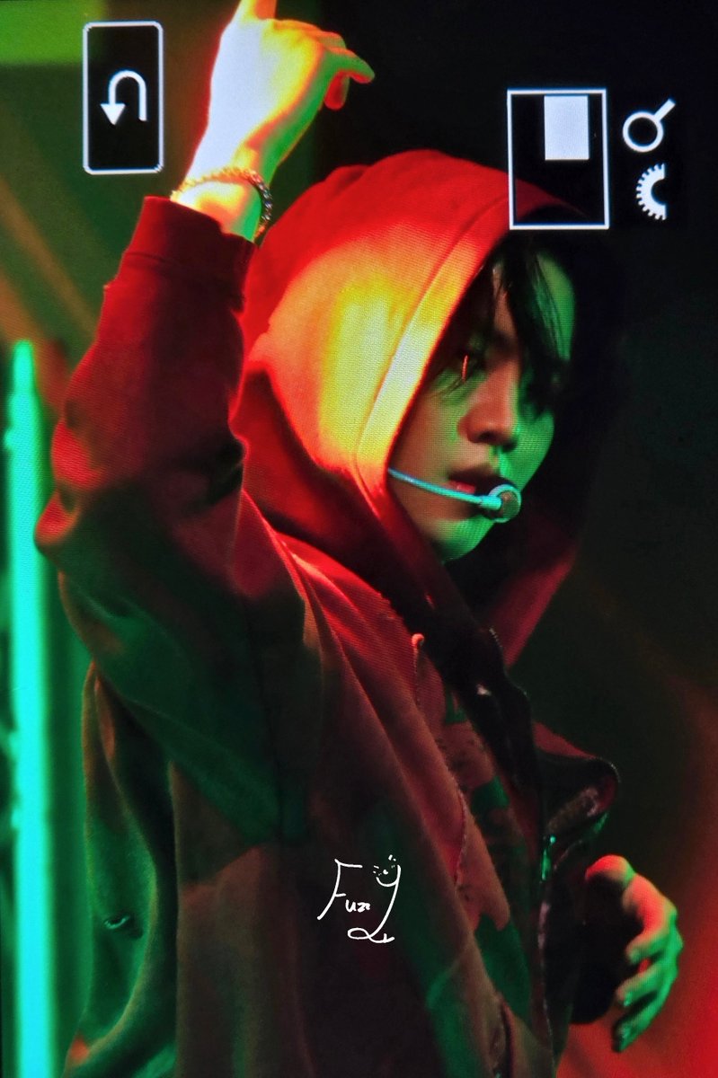 fuzzy041219's tweet photo. 251109 팬콘 1부
조명 이게 맞냐고
#MCND #엠씨엔디 #윈 #방준혁 #준혁 #WIN #Bangjunhyuk #JUNHYUK @McndOfficial_ https://t.co/da25XWwo9k
