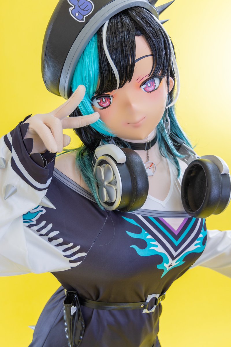 raise_raw's tweet image. ねえ、いっしょに向こう側の景色を見に行かない？
FLOW GLOWのDJ担当輪堂千速です！

1周年おめでとうございます🎉！！

#kigurumi 
#cosplay 
#もはやちはや
#FG1周年