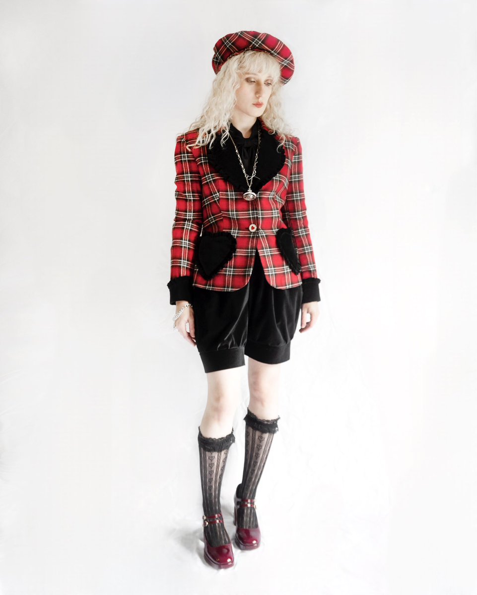 Less than 10 days left until the end of the “Queen of Hearts” collection pre-order! ❤️🖤