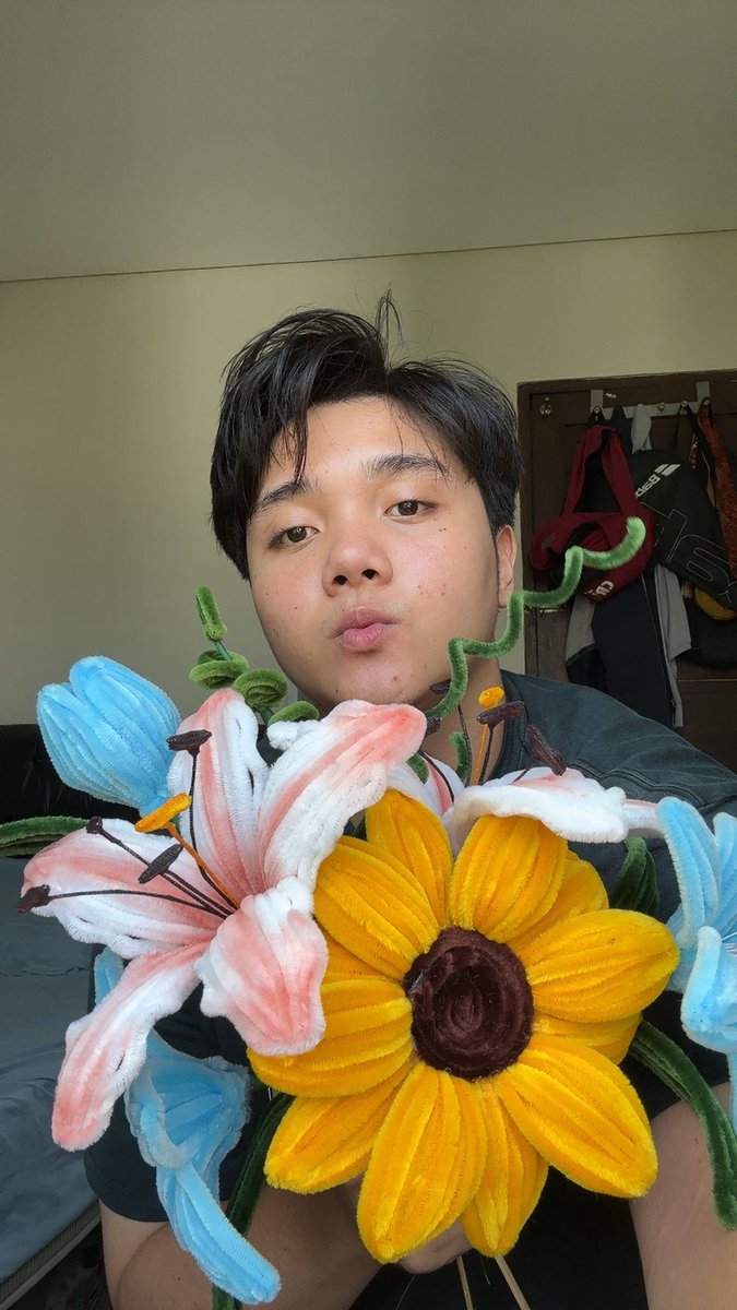 sunrayyn's tweet image. buat ini 5 jam, tapi gatau mau ngasih siapa💔