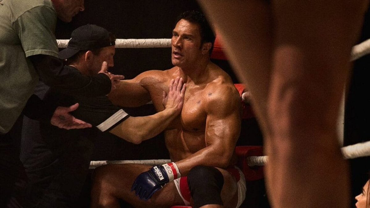 arret_camera's tweet image. On l&apos;a fait avant de filer, le 60ème épisode d&apos;@arret_camera est disponible ! Quatre films au programme du podcast, dont :
- Ce que cette nature te dit
- Smashing Machine
- A House of Dynamite
- Frankenstein

Écoutez-nous ici : open.spotify.com/episode/4dzCCs…

A dans un mois ❤️‍🔥