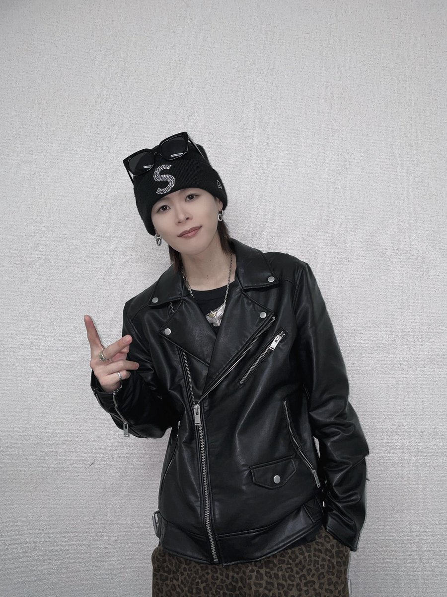 はしゃぎナ祭BBQ大会🍖
ありがとうございました！
生憎の雨でしたがなんとか無事開催できて
みんなもとても楽しんでくれてて嬉しかった🫶🏻
唯一の後悔は集合写真撮り忘れたこと🫠
また来年も出来ますように！
こんなに服臭いのにBBQぽい写真が1枚もない！！！！！💢

#ベルエージェー