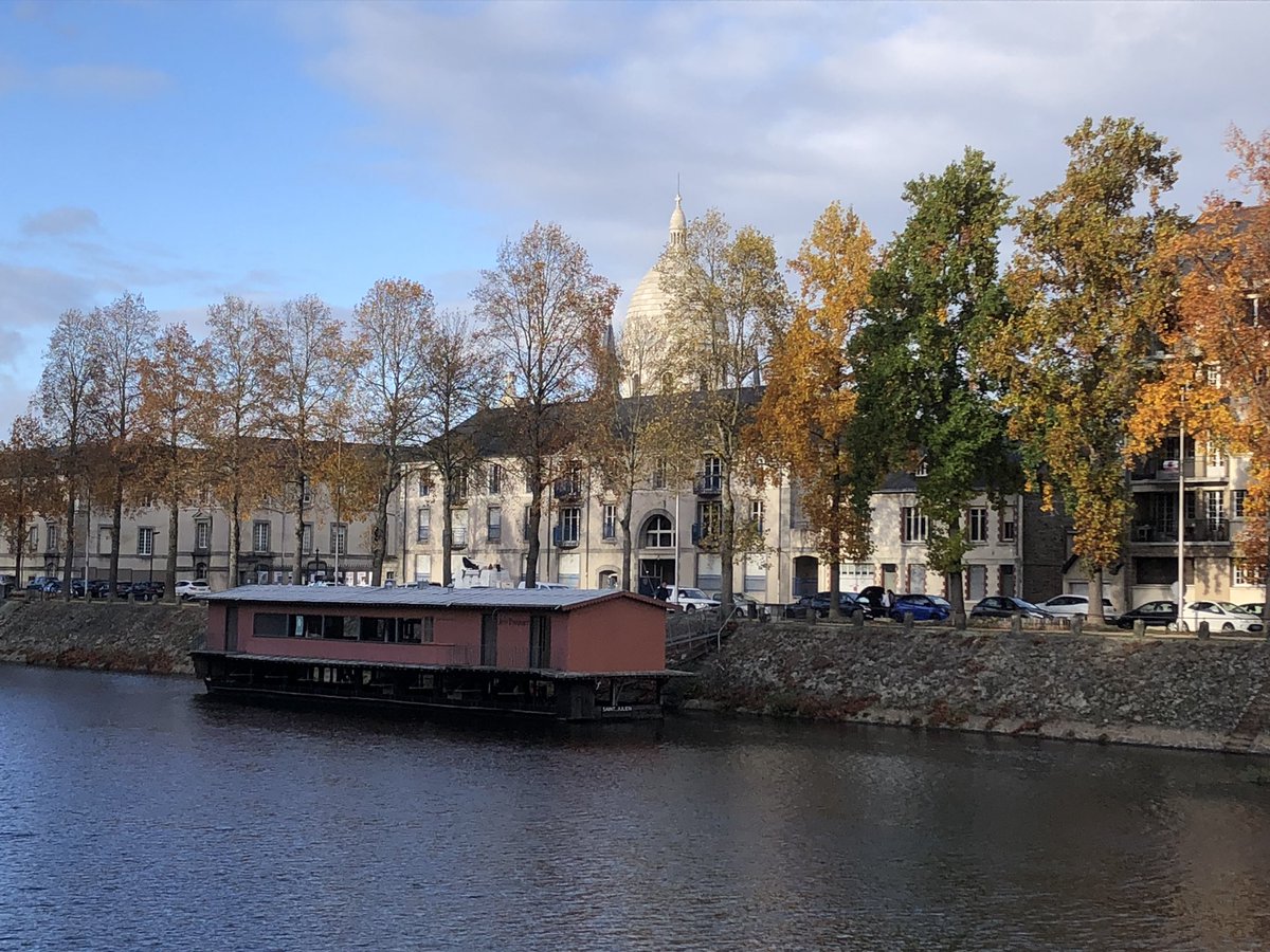 Table ronde sur les bateaux-lavoirs avec films archives et témoignages 
Le 23/11 à 15h Salle du Conseil municipal – Mairie de <a href="/Laval_la_Ville/">Laval la Ville</a> <a href="/LavalAgglo/">LavalAgglo</a>  Entrée libre
Thème: Les bateaux-lavoirs, une histoire à partager
<a href="/mikl53/">Mika</a> <a href="/OuestFrance53/">Ouest-France 53</a> <a href="/icimayenne/">ici Mayenne</a> <a href="/CDLM53/">Le Courrier de la Mayenne</a> <a href="/Oxygene_Radio/">Oxygène Radio</a>