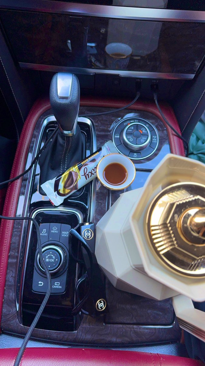 …

ياحبني للنفوس اللي على الفطرة
اللي على العز ، وقفتها وممشاها ….