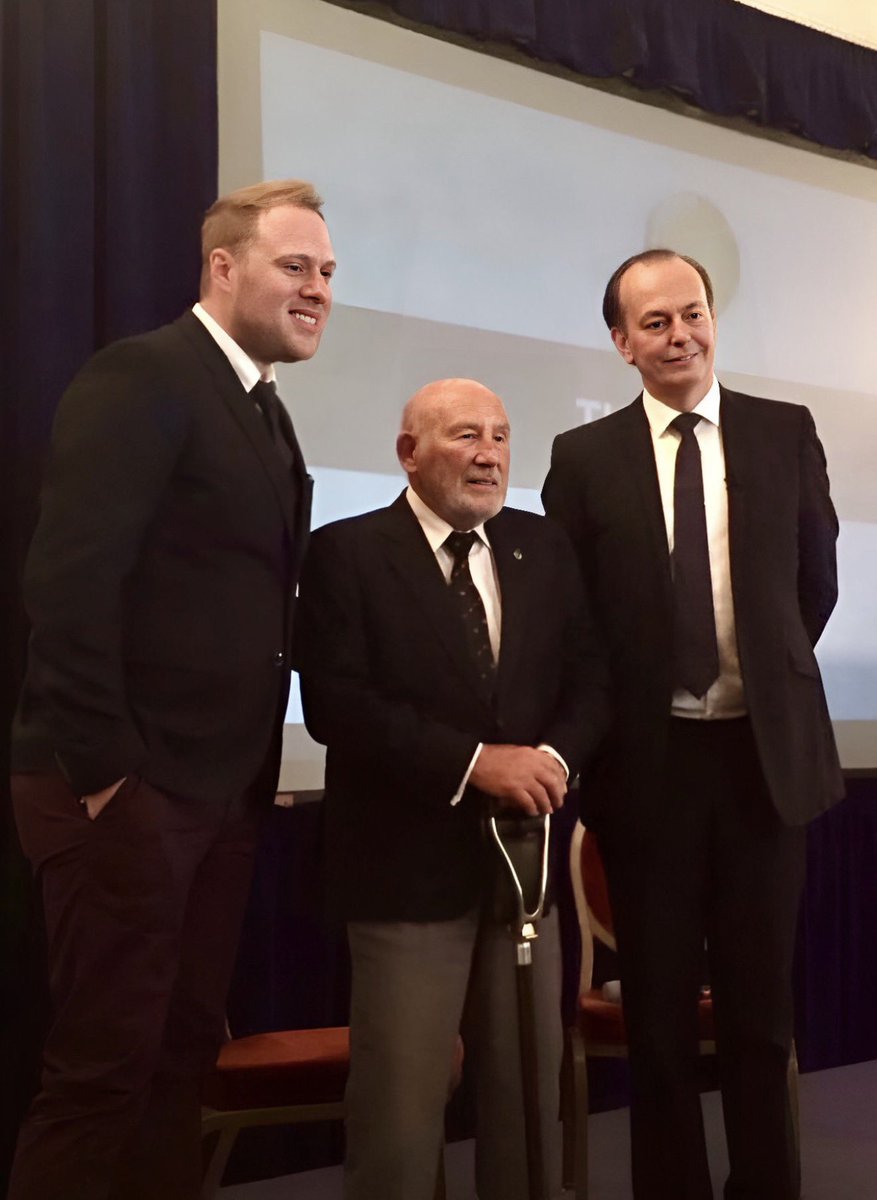 ListerLawrence's tweet image. I first met Quentin in 2008 at a Hotel in Stratford upon Avon. I’d just turned 24, and I was meeting him to ask him to join Warrantywise as our ambassador… it didn’t end well. About half way through, Quentin just stood up and walked out! His Range Rover got stuck at the barrier…