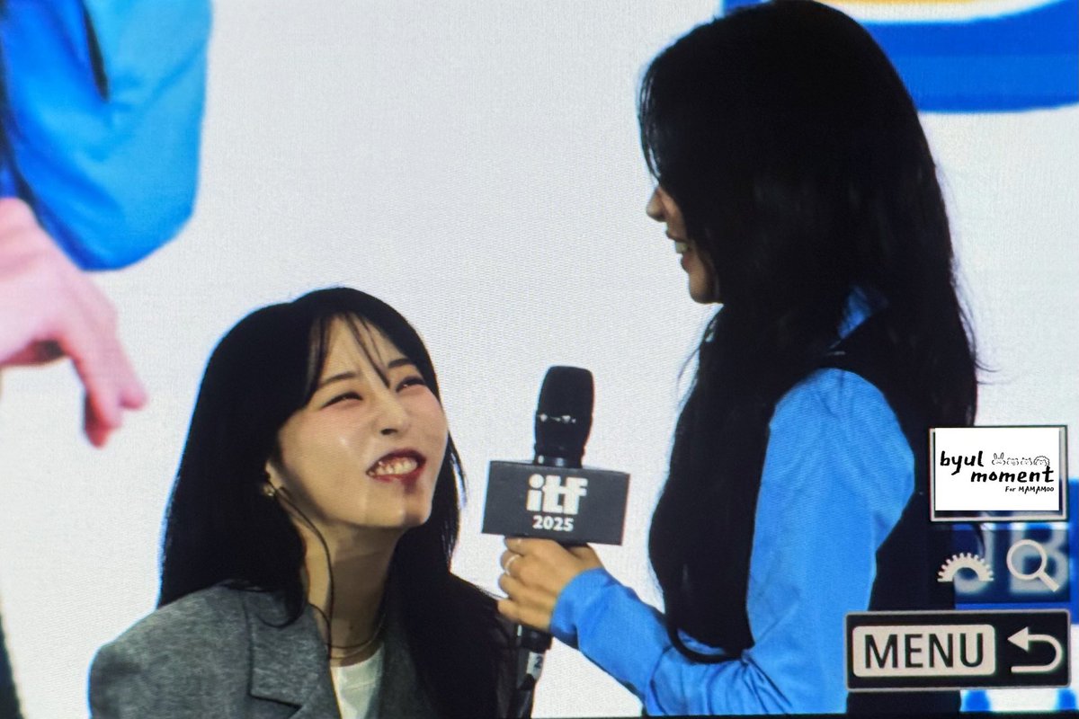 iam_nayad's tweet photo. Ohhhh. So this is love.
#MoonByul #solarkeem https://t.co/hkcbiEvsIU