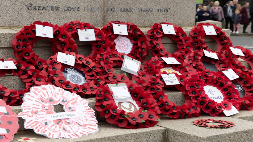 EnfieldCouncil's tweet image. Details of parades, memorial services and wreath laying to commemorate Remembrance Sunday have been confirmed. Come and join us TODAY (9 November) in Enfield Town, Edmonton and Southgate. Find out more here: orlo.uk/m9IFo
#LestWeForget #RemembranceSunday #PoppyAppeal