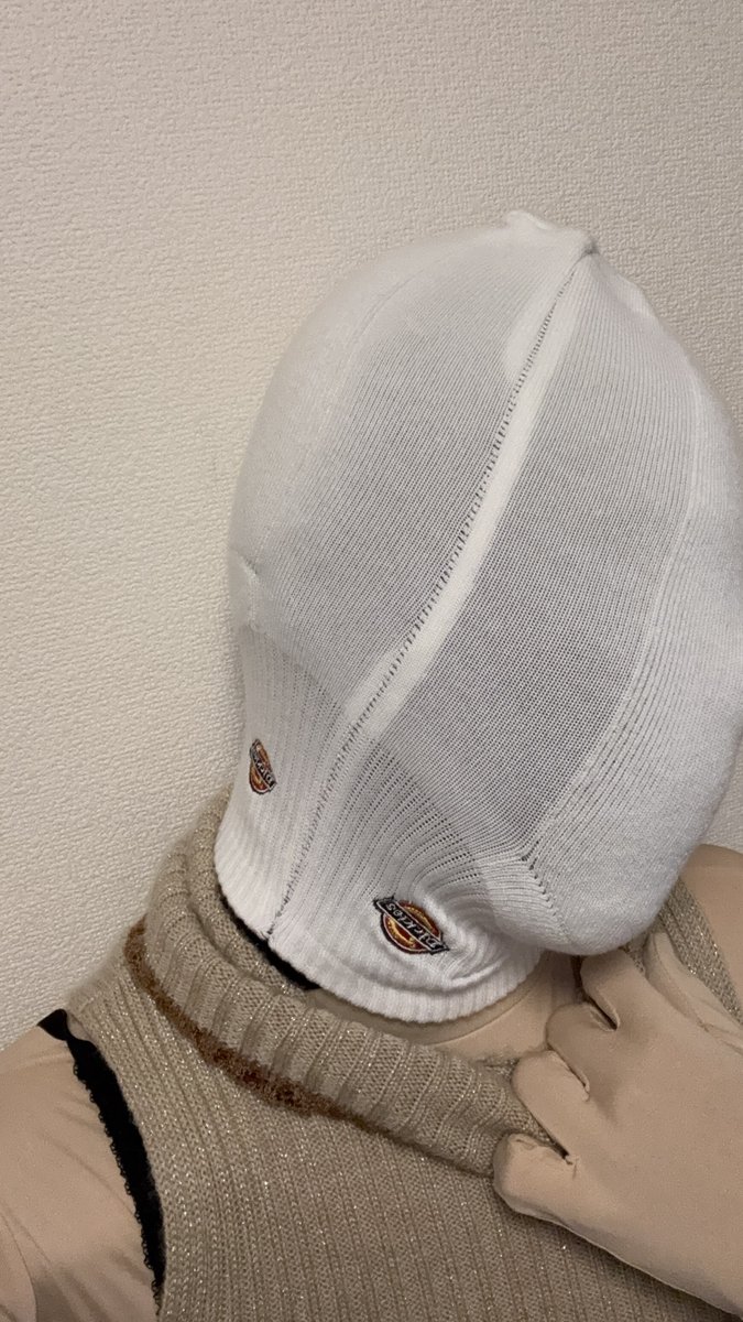 socks girl tweet media