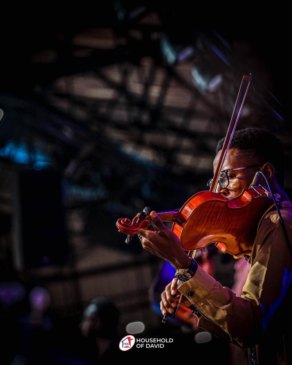 HODChurchNG's tweet image. Pastor Ayo Olusanya with the River of Life led the hymn for the First Service, &quot;Rock of Ages Cleft for Me&quot;

#HouseholdofDavid #FirstService #SundayService
