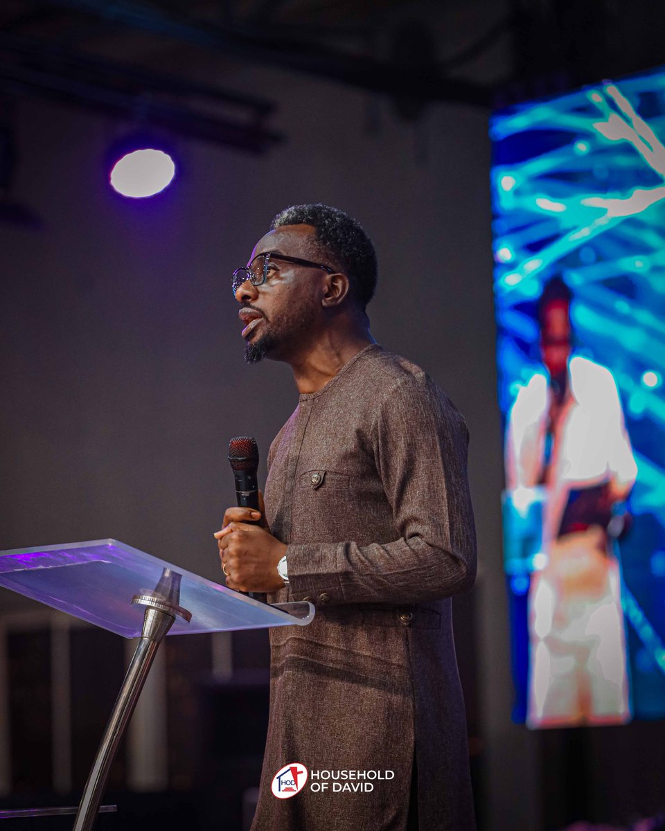 HODChurchNG's tweet image. Pastor Ayo Olusanya with the River of Life led the hymn for the First Service, &quot;Rock of Ages Cleft for Me&quot;

#HouseholdofDavid #FirstService #SundayService