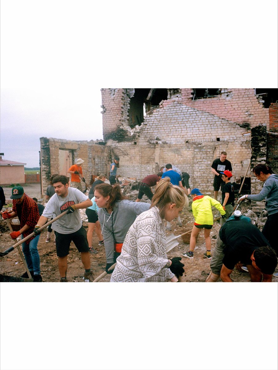 angeltresjolie_'s tweet photo. 🆕 Angelina Jolie's new post on her visit in Ukraine's "human safari" 🇺🇦

"I was in protective gear, and for me, it was just a couple of days. The families here live with this every single day." https://t.co/tCapbZ5Lqt