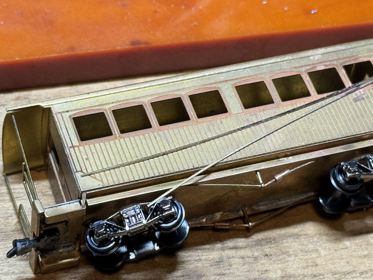 IbukiModel's tweet image. 沼尻ボハフ、シボフ

今週末あたりは塗装を〜と思ってましたが、
シルヘッダーをつけてなかったので急遽ハンダ作業に終始となりました。