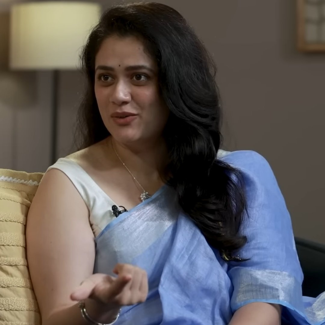 Image Girija Oak Godbole — The Most Beautiful Indian Actress | iiQ8 Heroine 