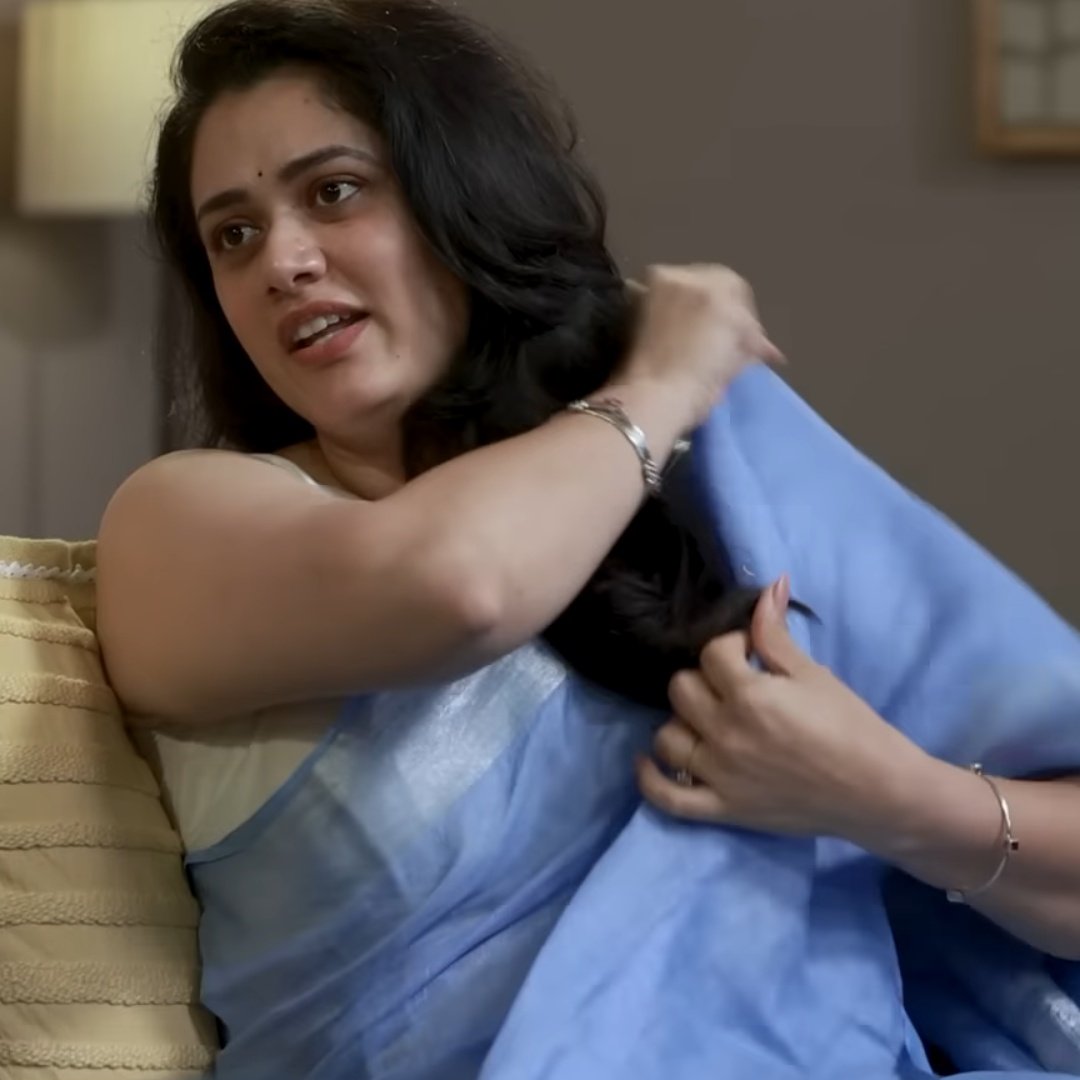 Girija Oak Godbole — The Most Beautiful Indian Actress | iiQ8 Heroine 