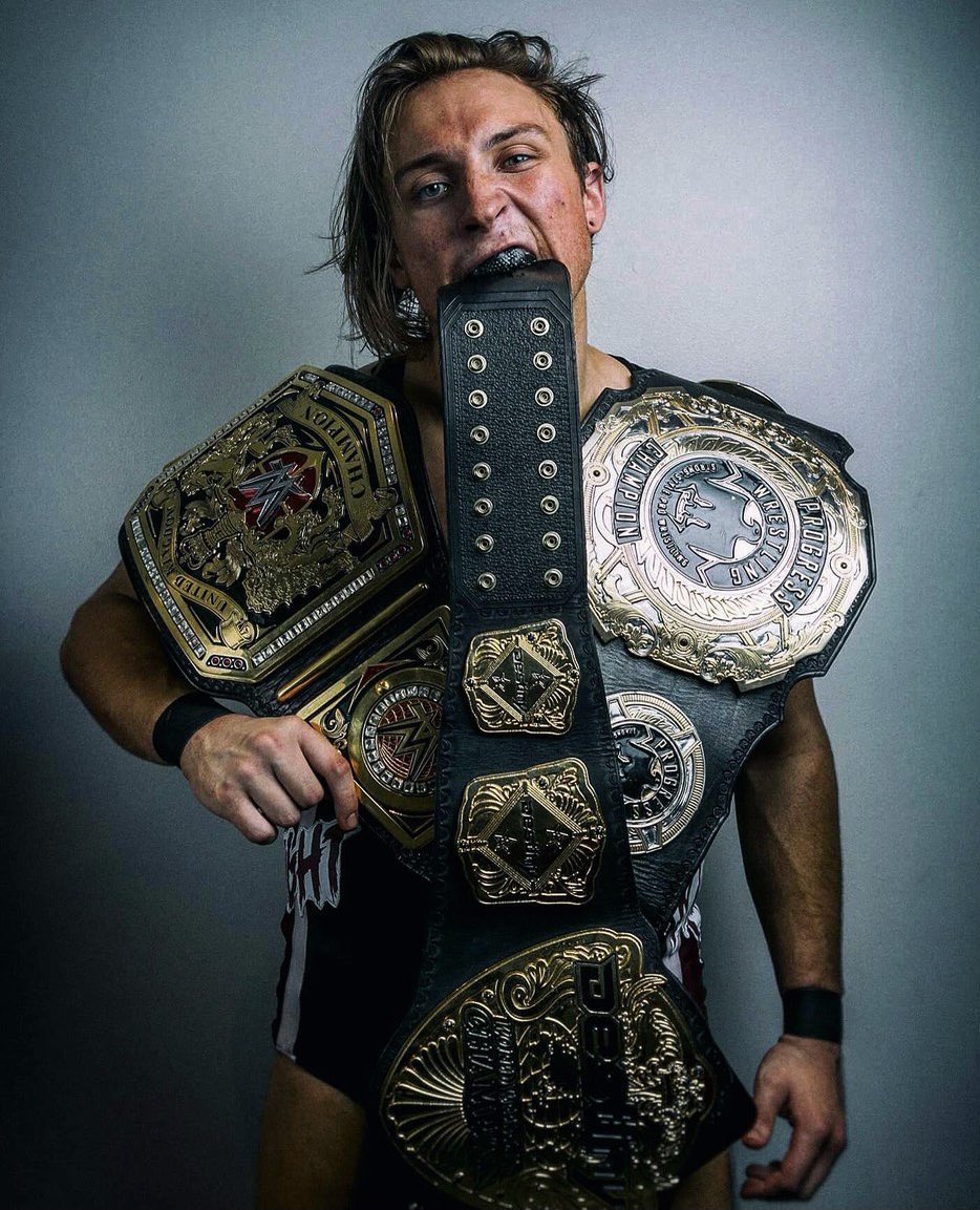 Chupacabra_01's tweet photo. 🎂Happy Birthday to Pete Dunne! @PeteDunneYxB #PeteDunne #TheBrawlingBrutes #BritishStrongStyle #NXT #ProgressWrestling #WWE #ECW #NWA #WCW #TNA #ROH #AEW #MLW #LuchaLibreAAA #CMLL #NewJapan #NJPW #ProWrestlingNoah #AJPW #RayoAmericano https://t.co/n2OzIxrBON