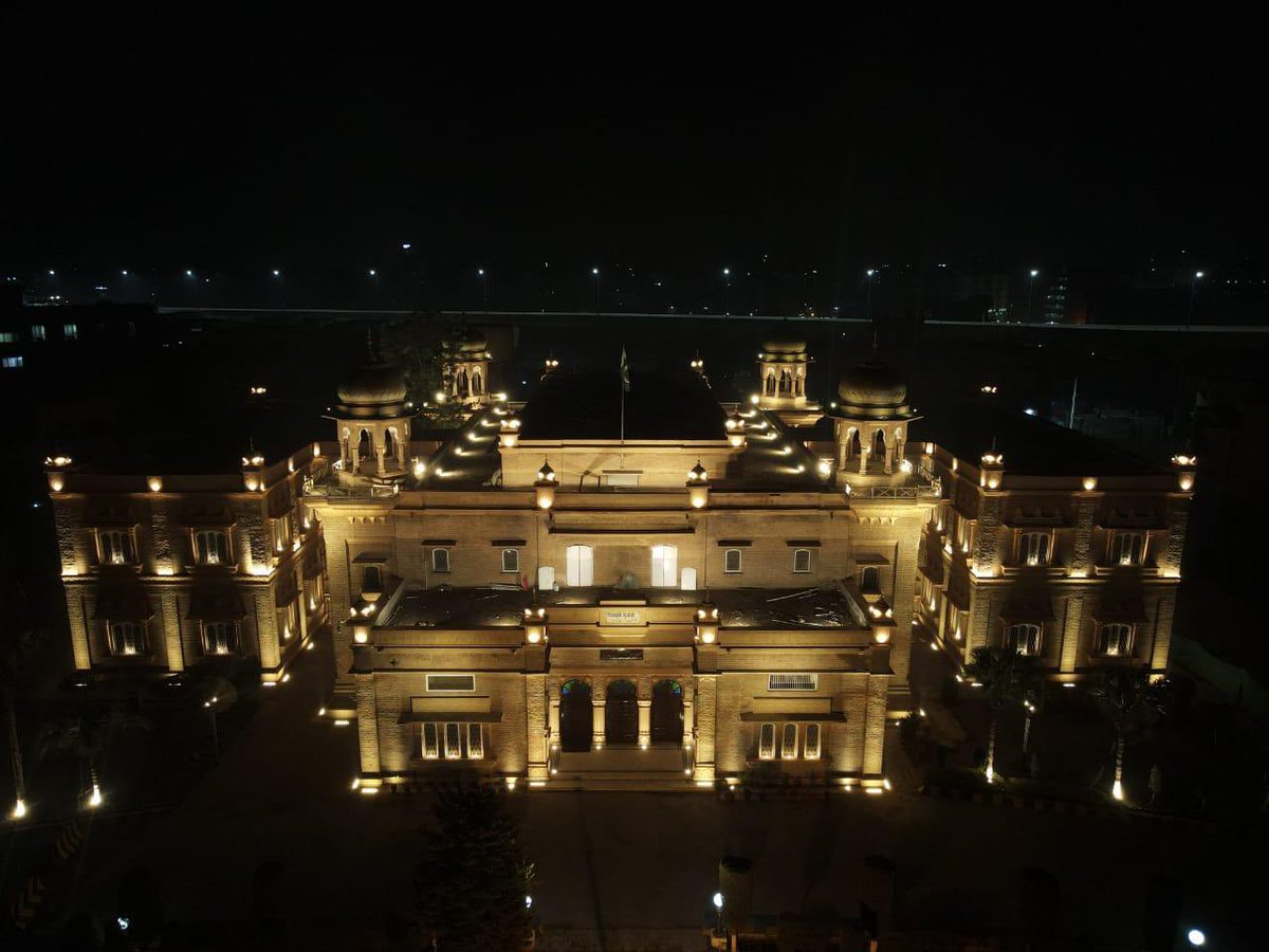 گڈ گورننس روڈمیپ کے تحت خیبر پختونخوا میں تاریخی ورثے کی مختلف سائٹس کی بحالی اور تزئینِ نو کا عمل جاری ہے۔ اسی سلسلے میں پشاور میوزیم کی بحالی مکمل کر لی گئی ہے، جو صوبے کے ثقافتی ورثے کے تحفظ، سیاحت کے فروغ اور عوام کے لیے علمی و تفریحی مواقع فراہم کرنے کی ایک شاندار مثال ہے۔