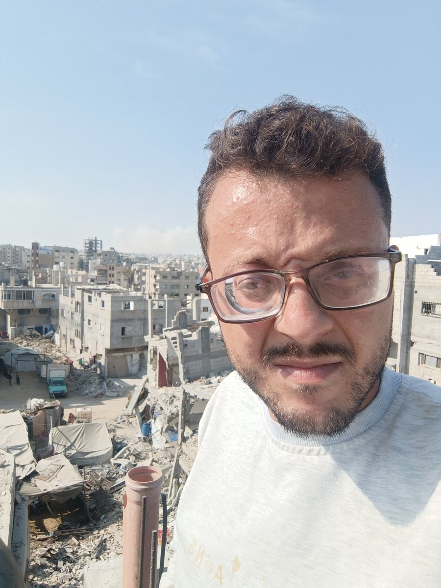 ahmedshameya995's tweet image. Between the rubble in Gaza, Good Morning.