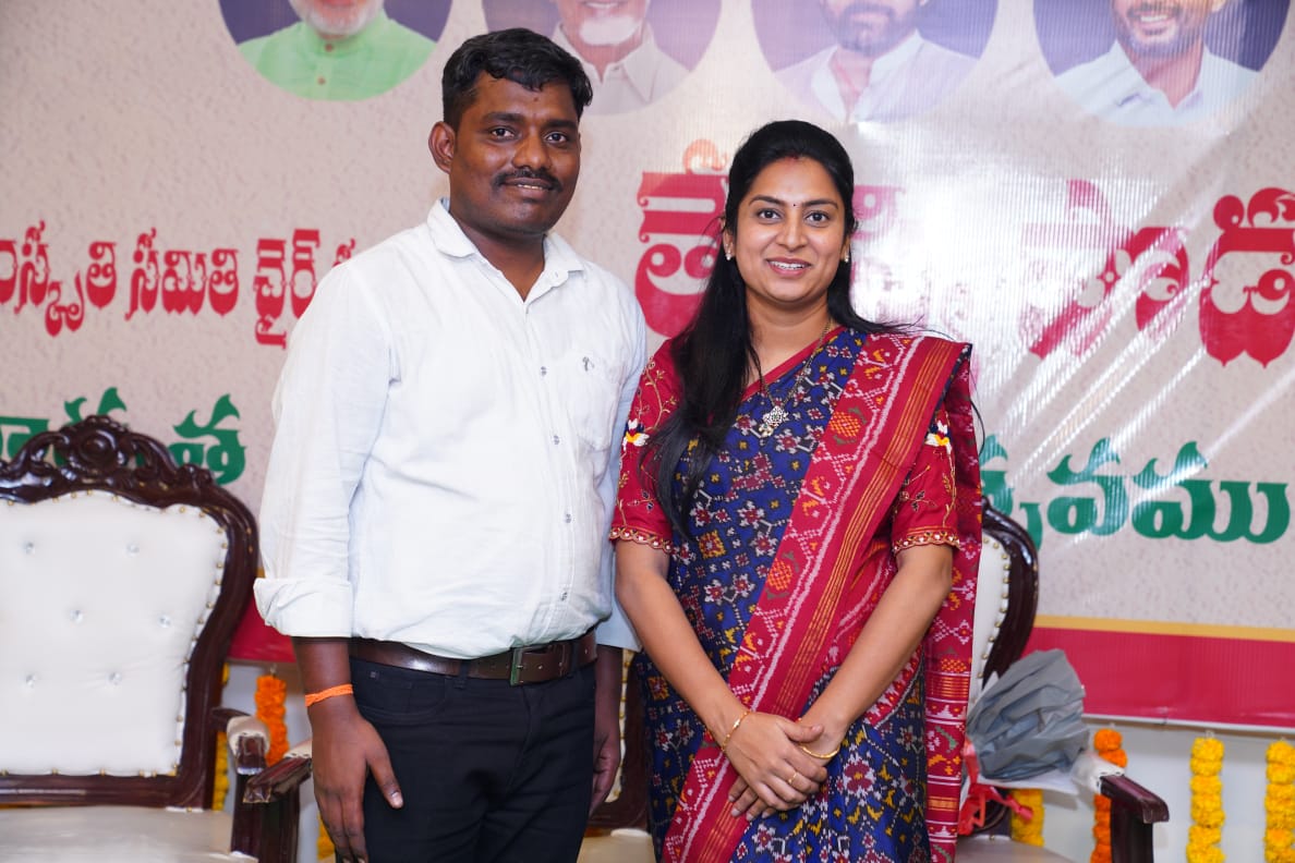 r_shivarajkumar's tweet image. తెలుగుదేశం పార్టీ యువ నాయకురాలు, తెలుగు ప్రొఫెషనల్స్ వింగ్ రాష్ట్ర అధ్యక్షురాలు, ఆంధ్రప్రదేశ్ రాష్ట్ర సృజనాత్మకత మరియు సాంస్కృతిక కమిషన్ చైర్‌పర్సన్ శ్రీమతి తేజస్వి పొడపాటి గారికి హృదయపూర్వక జన్మదిన శుభాకాంక్షలు🎊🎉.
@PodapatiTejaswi