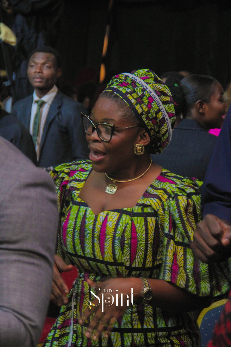 DaySpringVLBC's tweet image. When our praises rise, His presence fills the room.
Every song, every lift of the hand a sweet sound to Heaven!

#LifeInTheSpirit #DaySpringChapel #PraiseAndWorship