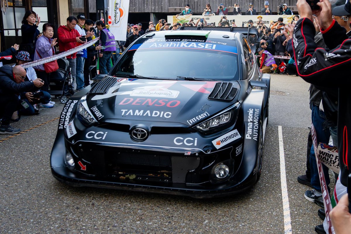 エバンスさん ポディウムおめでとう！
3点差で最終戦か…
画像は昨日の岩村リエゾン走行中の33号車（エバンス号）
#ラリージャパン #RallyJapan