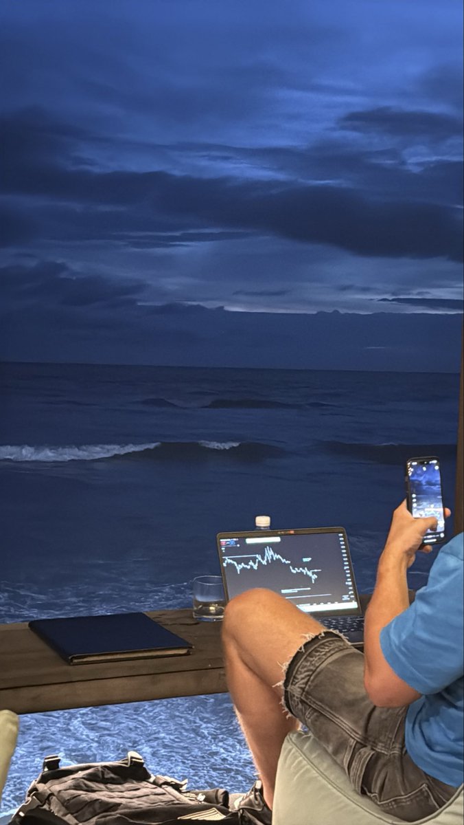 andrewcodesmith's tweet image. You’ve officially arrived in Bali when you’re view of the ocean is blocked by a crypto dashboard 💀