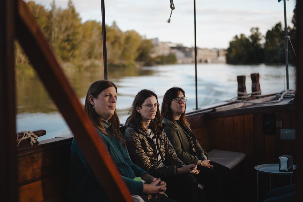 Mostra FRONT tweet media