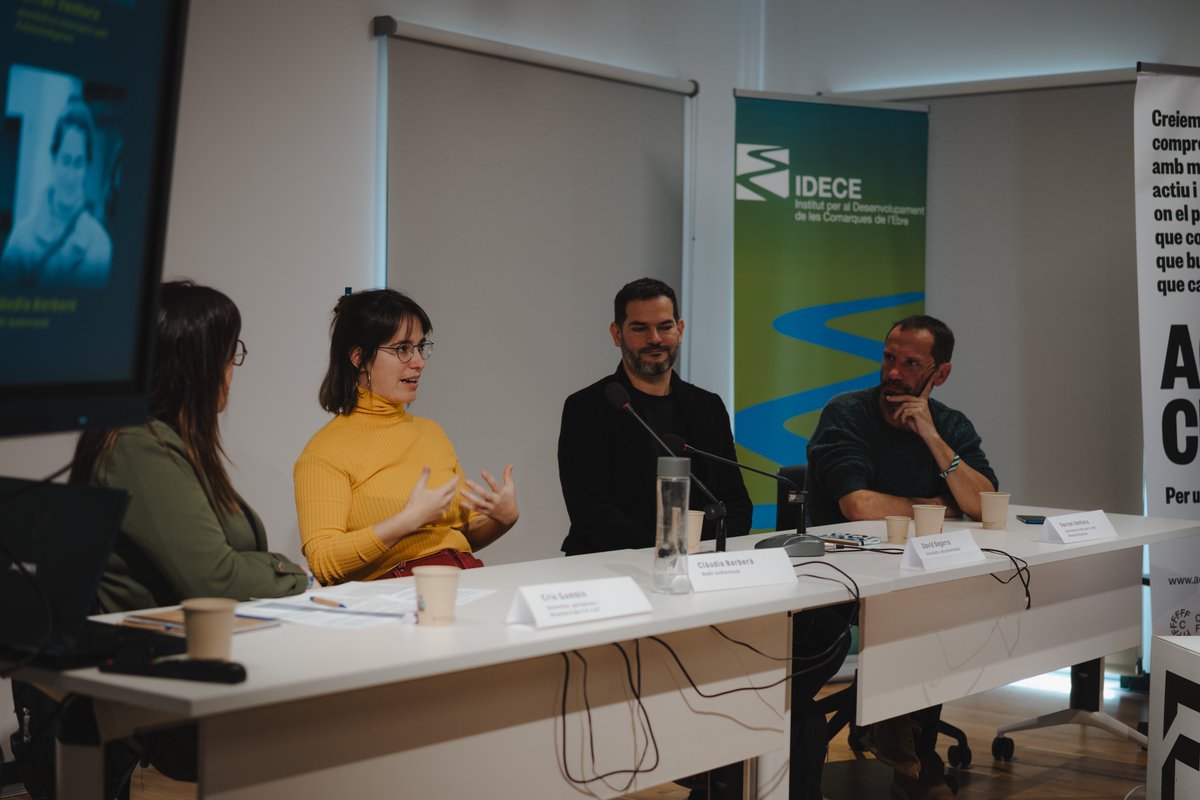 Mostra FRONT tweet media