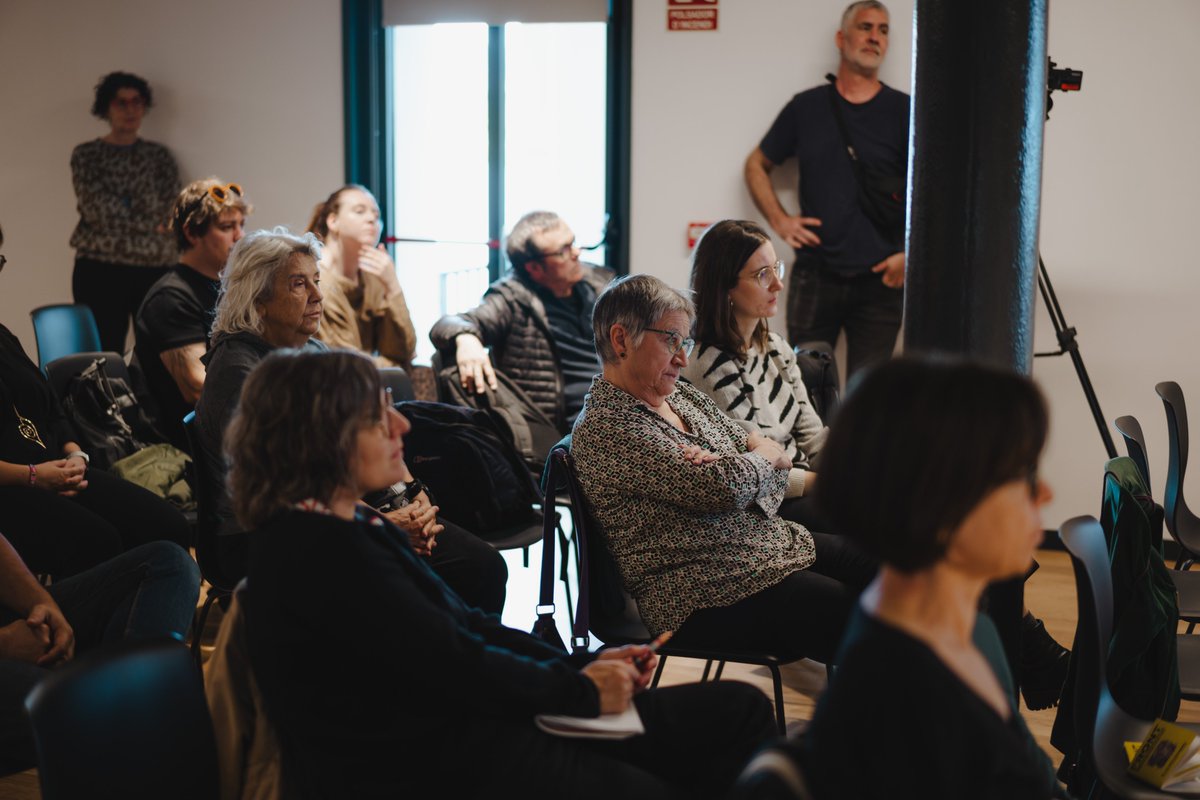 Mostra FRONT tweet media