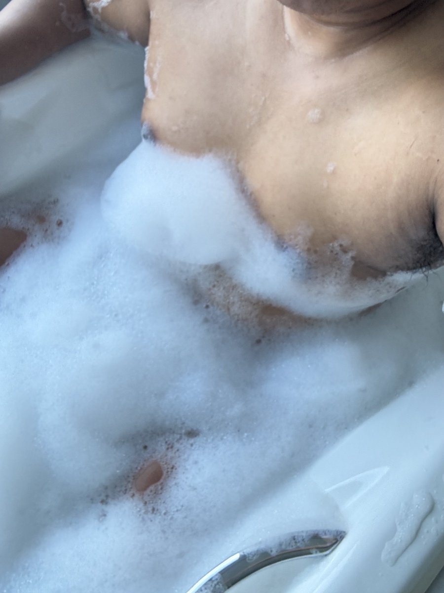 Horny ada yang nak tadah?