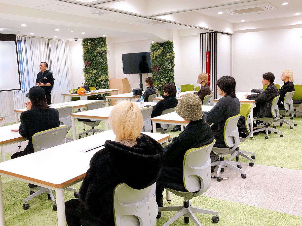 🔥直営店新加入者説明会🔥

皆様が安心して
働くことができるよう

groupdandyとは？
グルちょくとは？

などなど
丁寧にご説明いたします😄✨

groupdandy へようこそ～🎉

#学べるグルダン