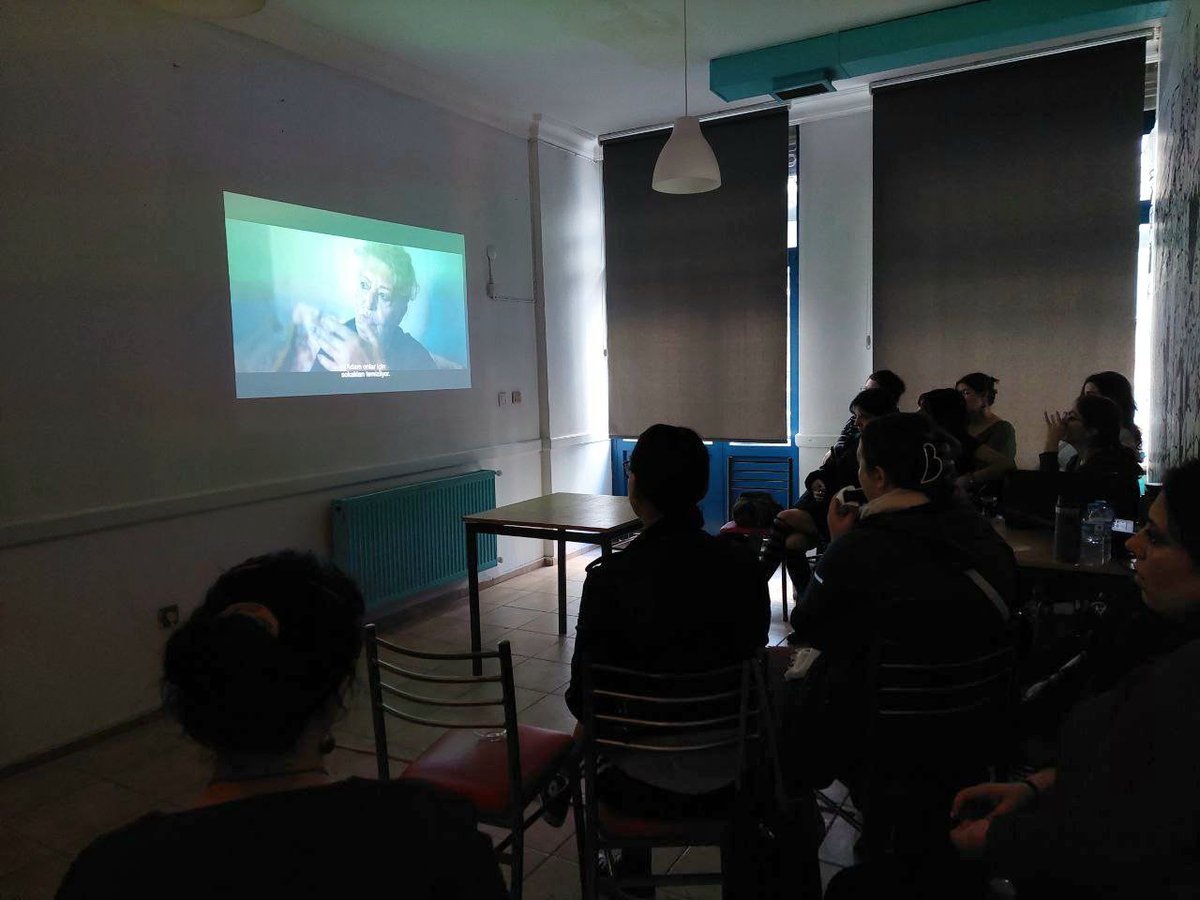 Film atölyesinin ikinci oturumunda buluştuk🎬

Kutsal Örümcek filmini izleyip üzerine konuştuk. Sonraki atölyede görüşmek üzere 🌟