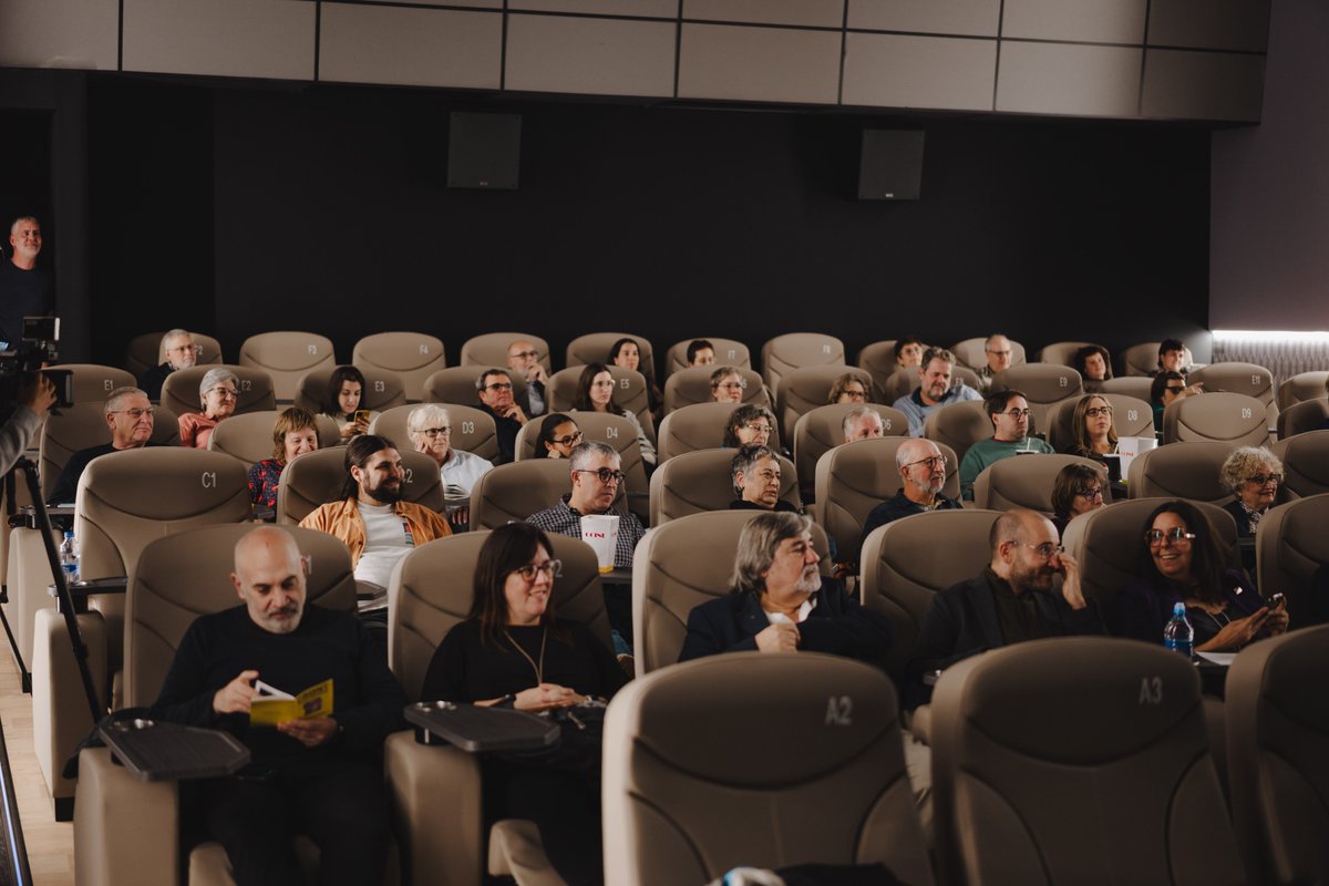 Mostra FRONT tweet media