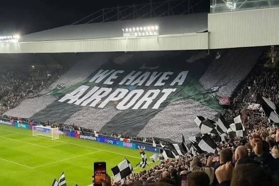 SRfunctional's tweet image. There’s levels when it comes to display’s and there’s levels when it comes to fanbases 🔝 

🎶 We’ll never be mastered by black and white bastards coz Sunderland are the best of them all 🎶 

#FTM #SAFC