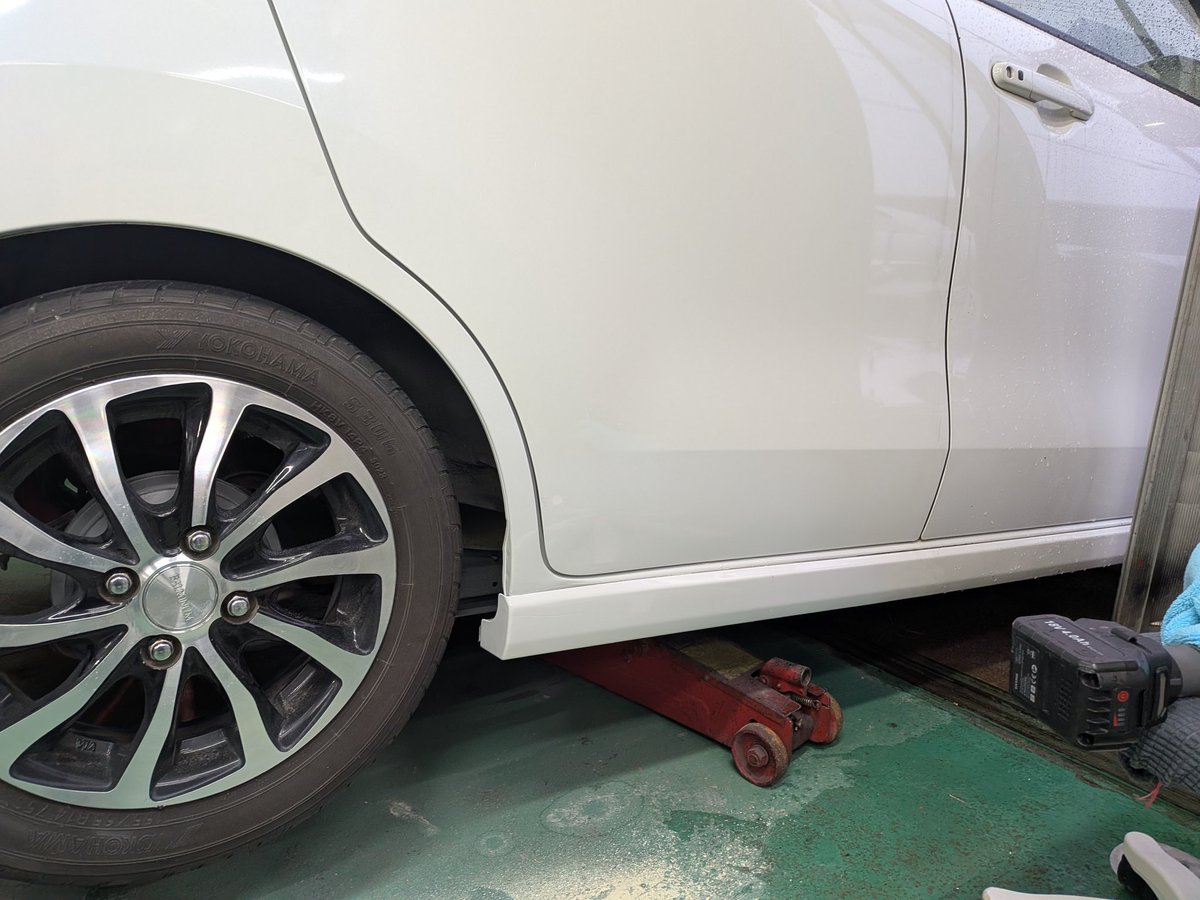 母さんの車の板金修理をした。 ご査収ください。