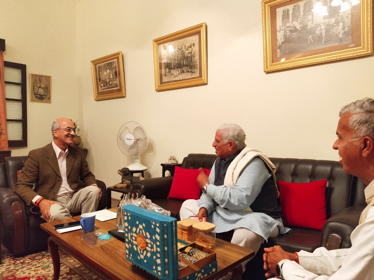 📍 समोर बाग, उदयपुर 

श्री <a href="/OmMathur_Raj/">ओम प्रकाश माथुर (Om Prakash Mathur )</a> जी (माननीय राज्यपाल, सिक्किम) ने मावली विधानसभा के पूर्व विधायक श्री <a href="/DharmNarayanUdr/">Dharm Narayan Joshi</a> जी के द्वारा उनकी पौत्री के विवाह का निमंत्रण दिया। श्री ओम प्रकाश जी से दूरभाष पर वार्तालाप कर उन्हें बधाई एवं शुभकामनाएं दी।