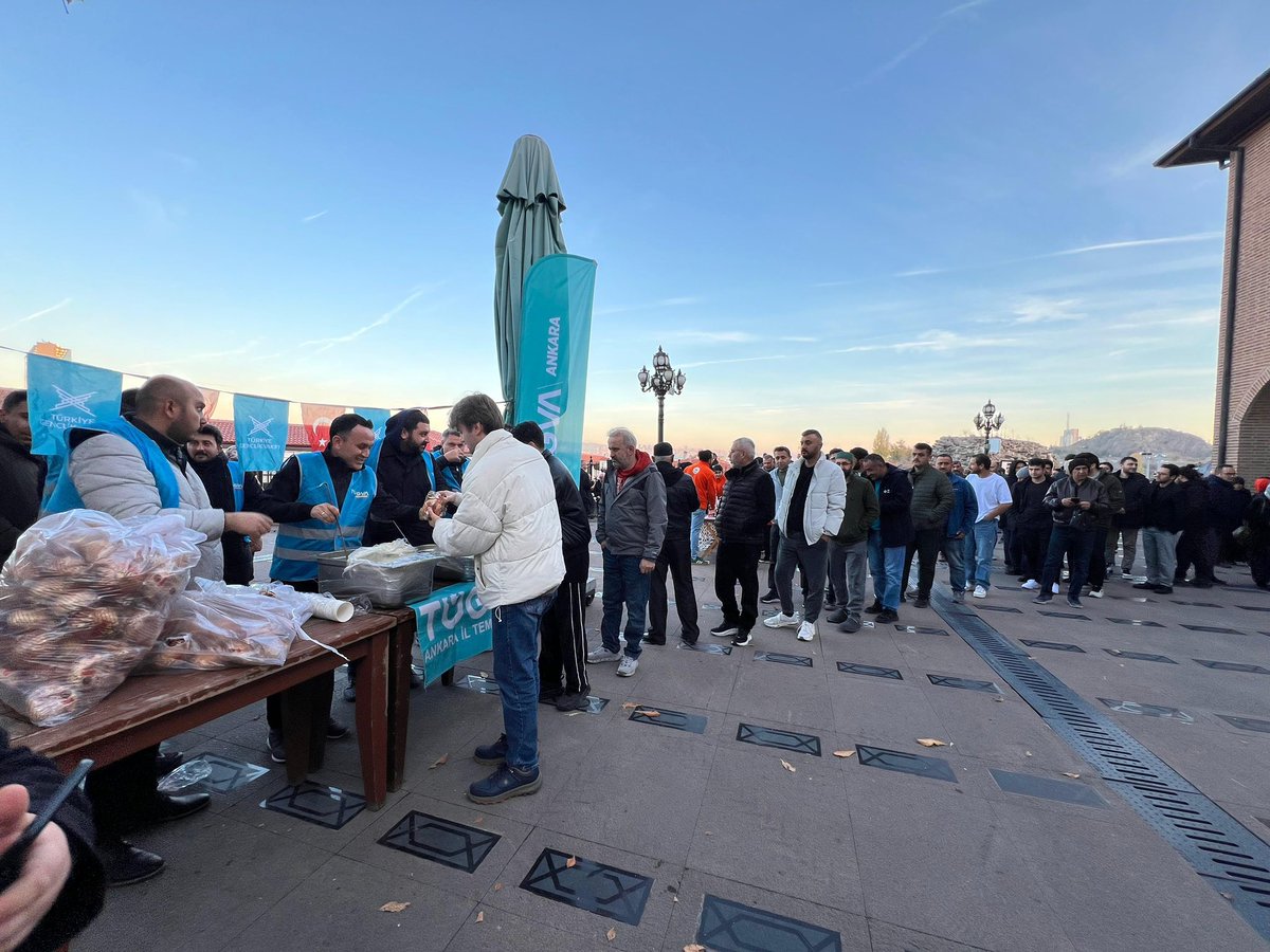 Sabah Namazı Buluşması ve Çorba İkramı 💙

Hacı Bayram-ı Veli Camii’nde sabah namazında bir araya geldik. Namazımızı eda ettikten sonra kardeşlerimizle sıcak bir çorbayı paylaştık. Rabbim birliğimizi, beraberliğimizi daim eylesin.

#sabahnamazı