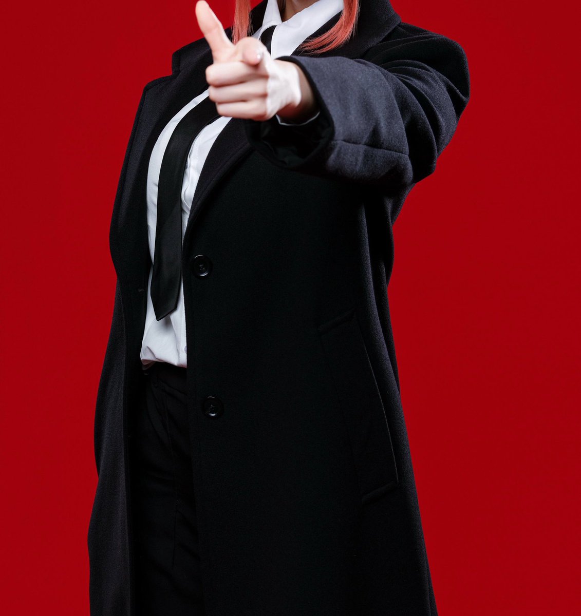 マキマさんの好きなところ
細い腰回りとネクタイの曲がり具合😋
そしてそれをもったいなく全て隠してしまう重たいコート🤗
※cos