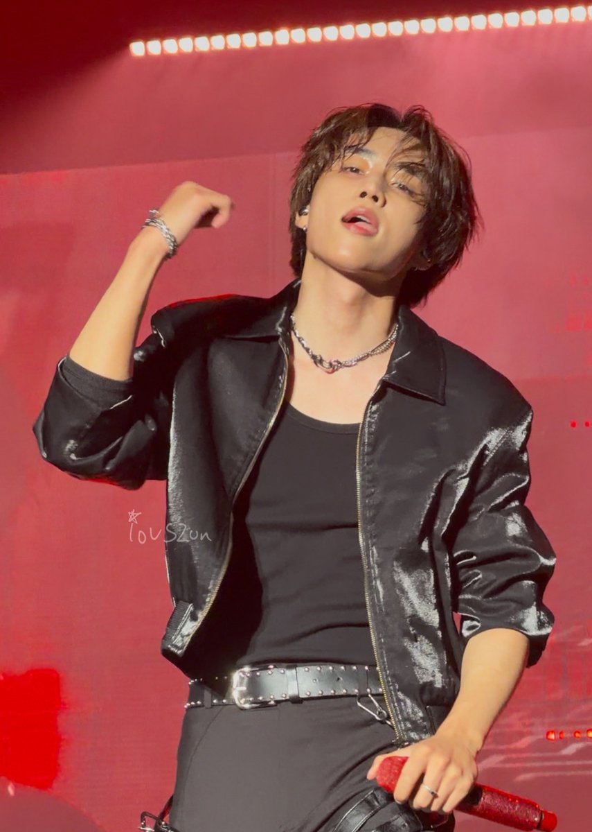 iovszun's tweet image. whoever said red doesnt suit him is lying !!!