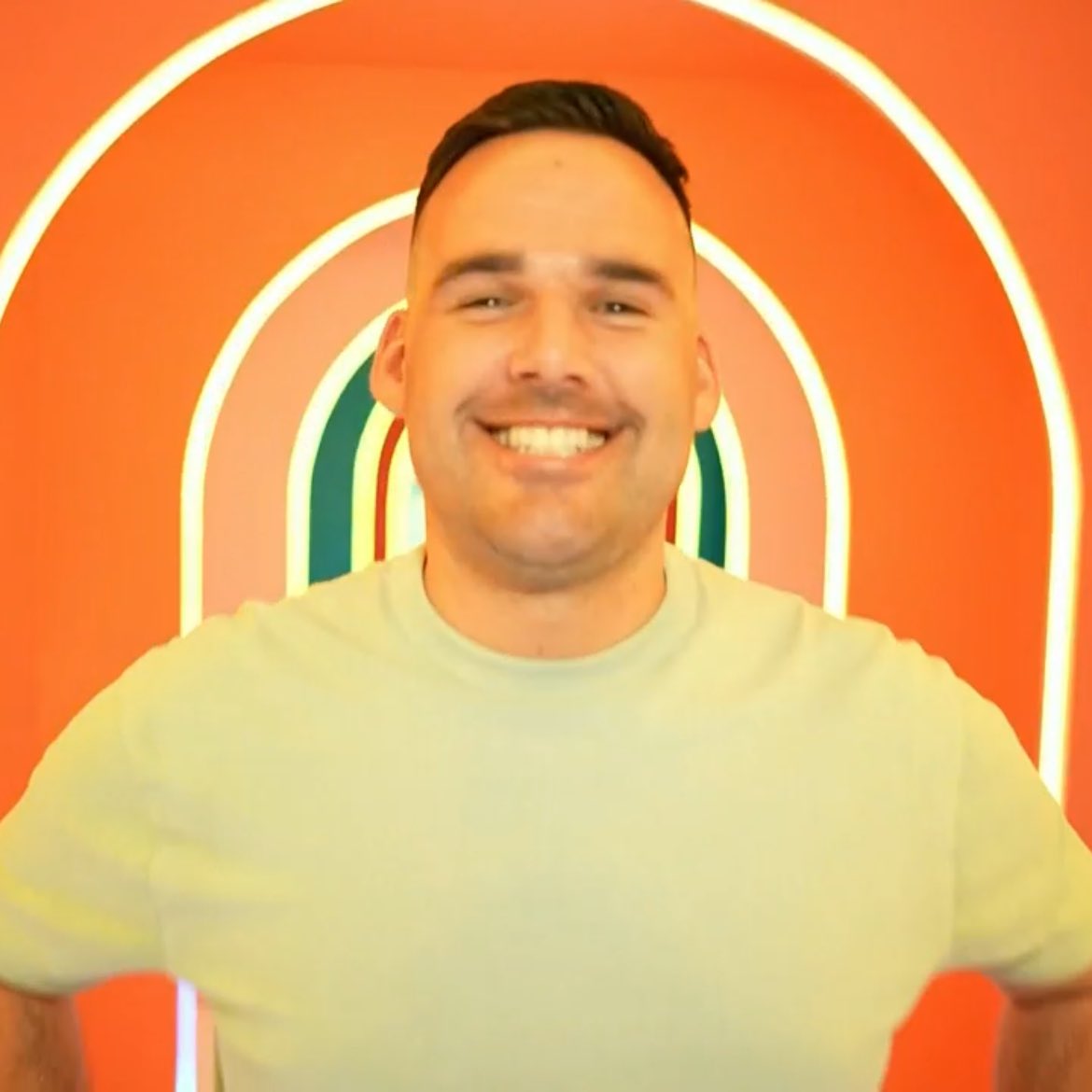 BBAUSource's tweet photo. 🚨 Edward is the TENTH housemate to enter the Big Brother house!

#BBAU #BigBrotherAU https://t.co/7ncQovmRgG