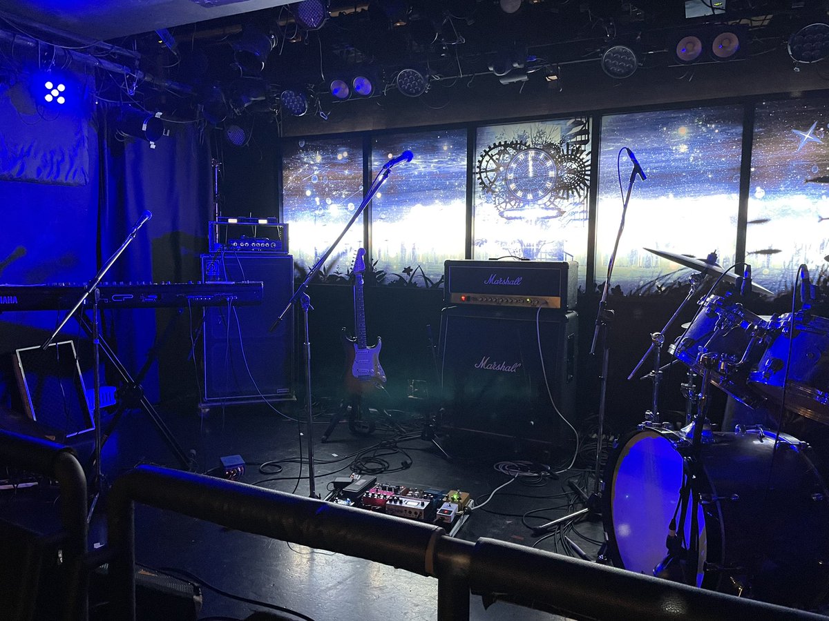 riomin3104's tweet photo. 今日の最後はこちら！

18時から
Hernia出演ライブ ヘルムジカ
赤坂navey floor

今日も会場に響き渡る
ツインボーカルの歌声が楽しみ✨️

 #Hernia
 #Yuriel

@Hernia_official 
@Yuriel_official https://t.co/YXCP7ekVkd