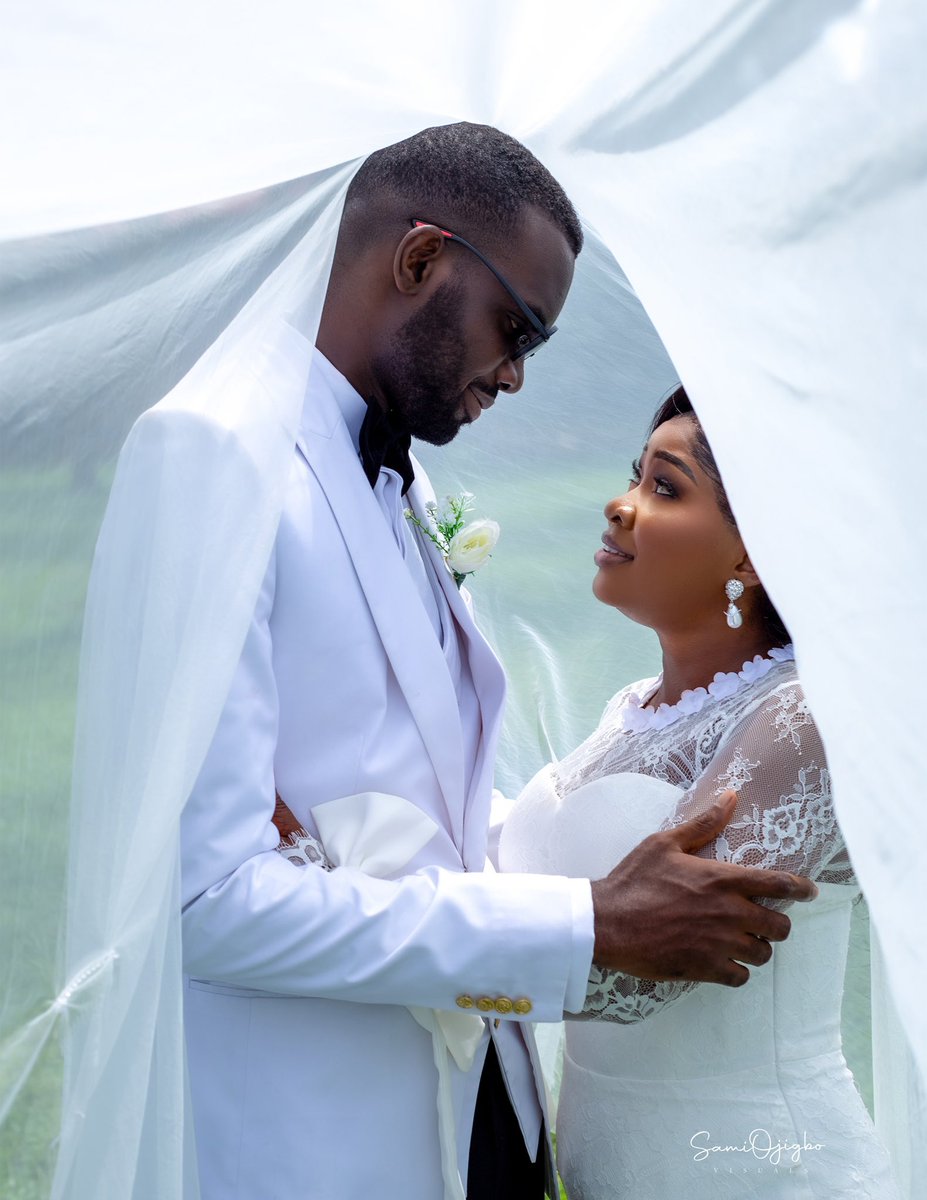 SamiOjigbo's tweet photo. Find you someone who looks at you the way this beautiful couple look at each other.

Love that speaks without words, that’s what we capture.

#SamiOjigboPhotography #WeddingPhotography #LagosPhotography https://t.co/74R9OmI0gL