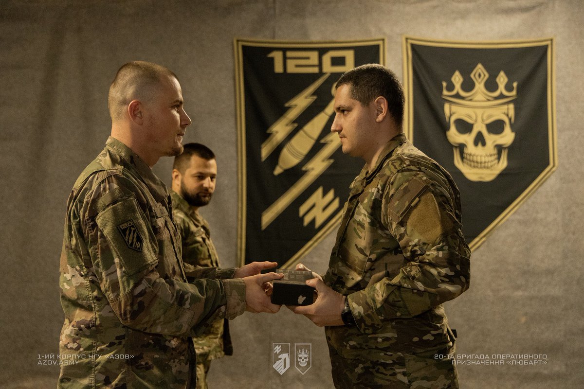 An important day for our brothers-in-arms from the mortar battery of the 20th Operational Brigade Lubart.

The servicemen, who have already demonstrated exceptional courage and precision on the fiercest frontlines, were presented with the chevrons of their unit.

This distinction