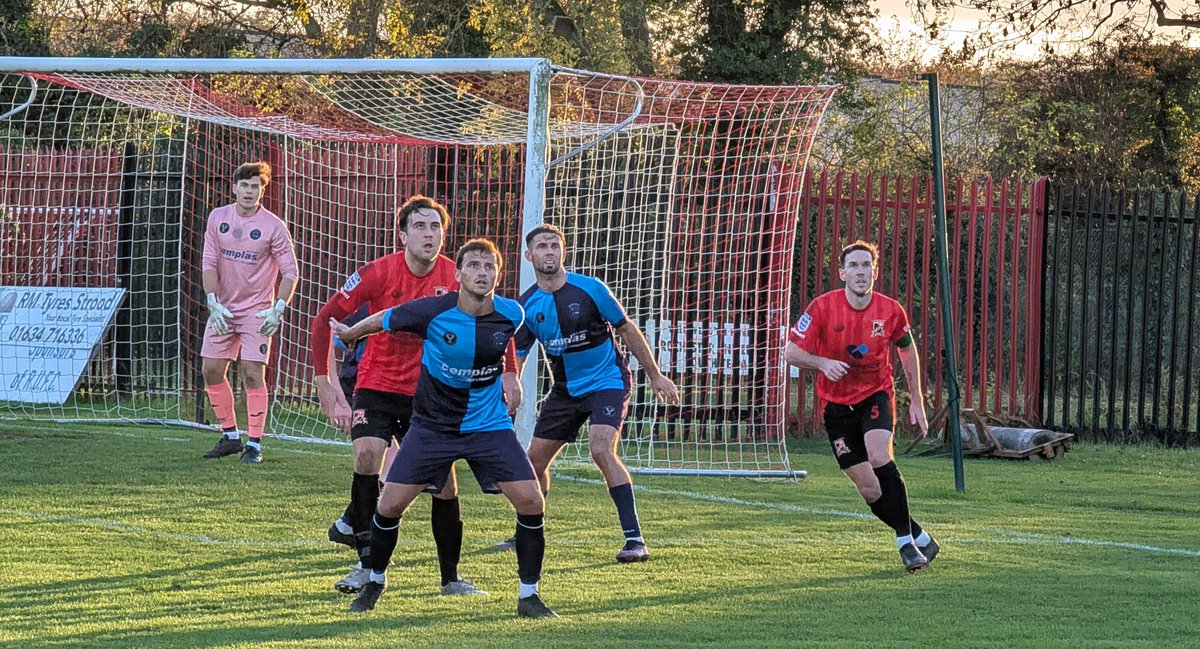 Rochesterutdfc's tweet image. A big win against Croydon yesterday 👊

Enjoying every moment of this brilliant start to the season. 

🔴⚫ #Spartans