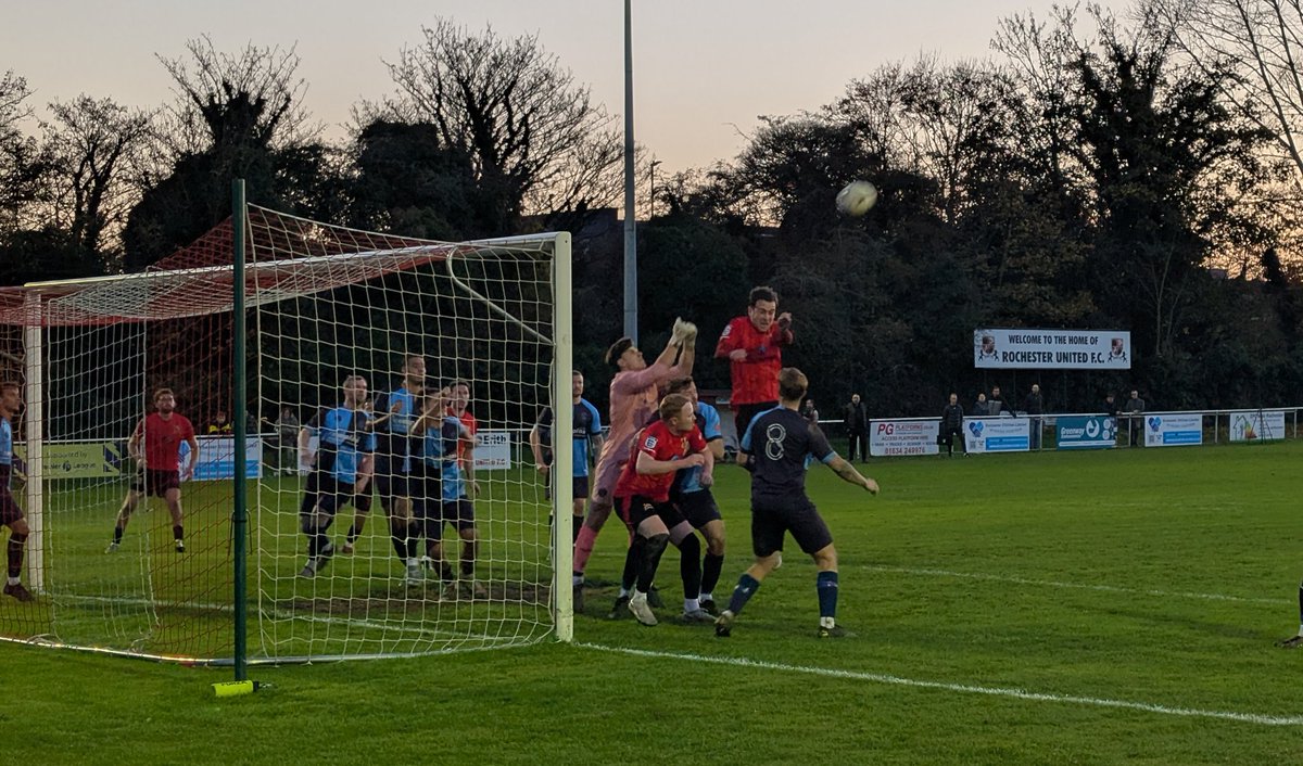 Rochesterutdfc's tweet image. A big win against Croydon yesterday 👊

Enjoying every moment of this brilliant start to the season. 

🔴⚫ #Spartans