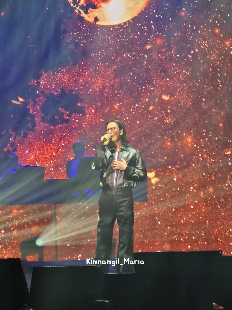 Kimnamgil_maria's tweet image. 뮤지컬 빨래 20 주년 콘센트 2025.10.09 ❤️ 김남길 오빠 만나서 설레임 ㅠㅠ 💋
보고싶었는데 ㅜㅜ
요즘 많이 봐서 넘 행복해용~

Musical laundry concert 20th anniversary ~
Just sooo happy to see KimNamgil oppa~ 😍

#뮤지컬빨래 #김남길 #kimnamgil