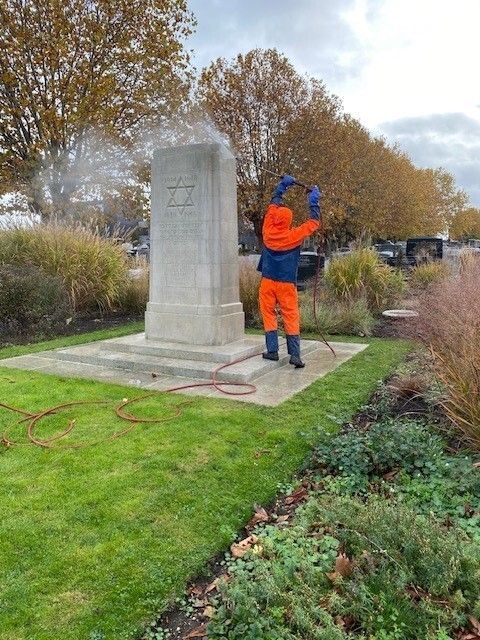 We are proud to be home to the UK’s first national Jewish War Memorial, honouring those who gave their lives in the two World Wars. It has recently been cleaned by the Commonwealth War Graves Commission and is looking spectacular in preparation for this year's #RemembranceSunday
