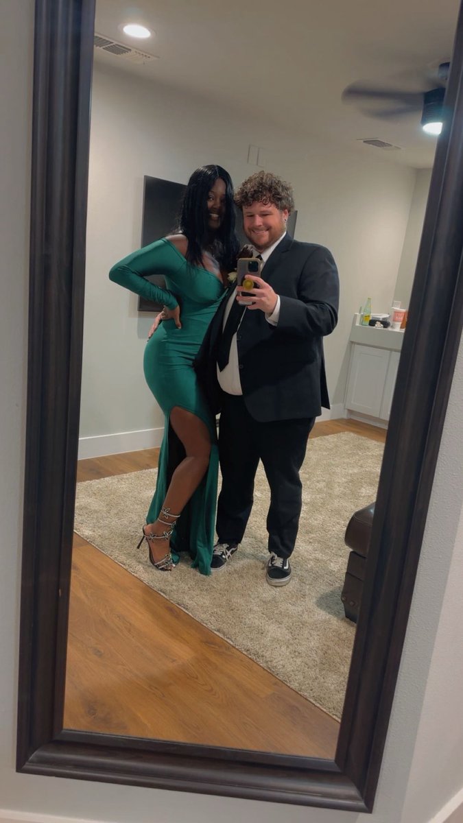 SabreMonay's tweet photo. When you have The “Best Man” sksk. 
You did amazing on your speech babe ❤️ https://t.co/JayzALn8br